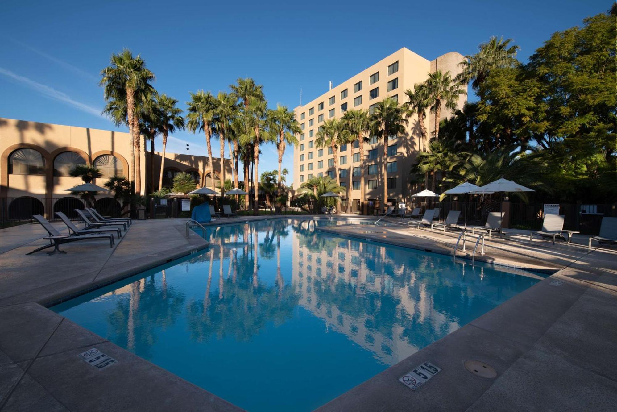 Hotel Doubletree By Hilton Tucson-Reid Park Extérieur photo