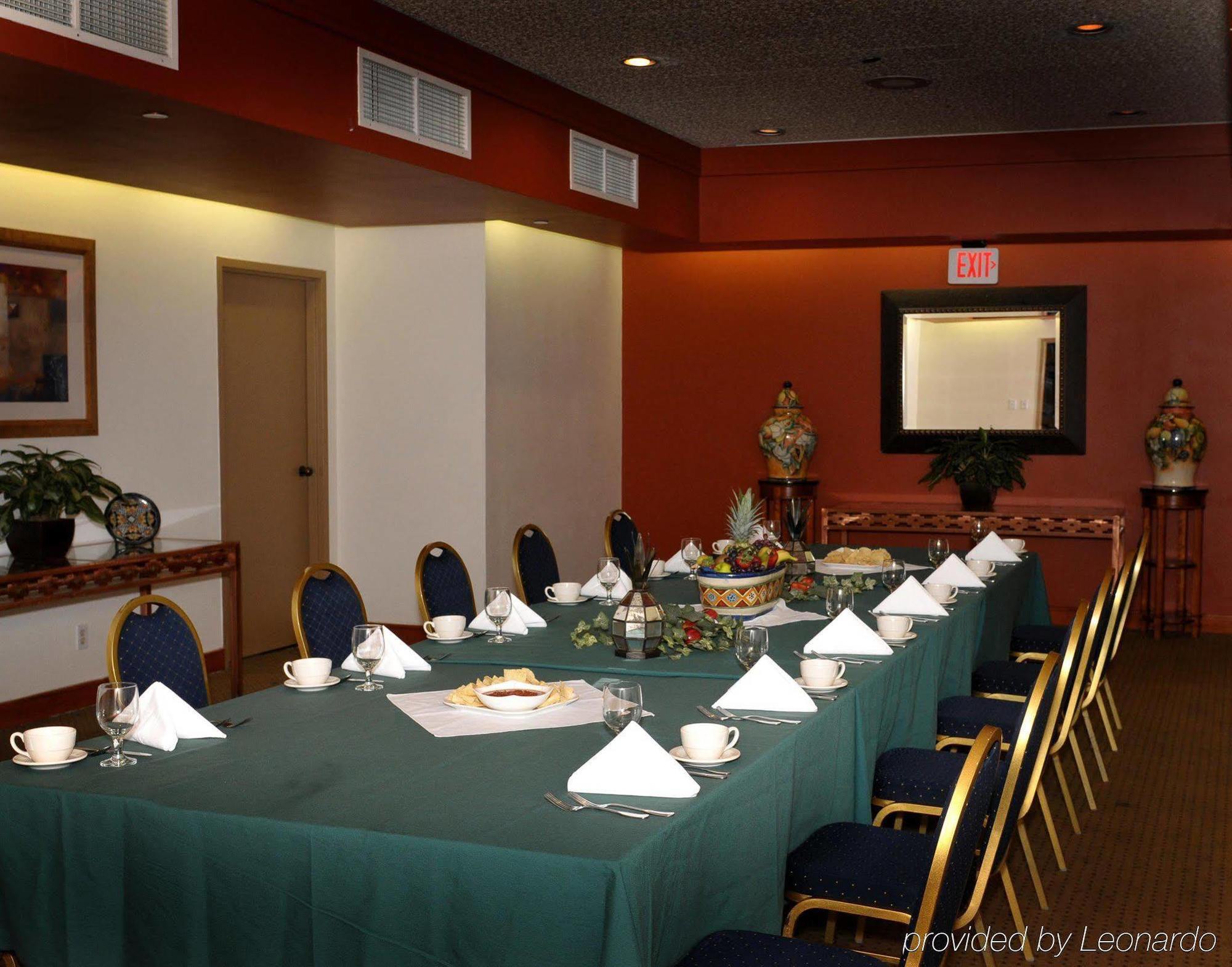 Hotel Doubletree By Hilton Tucson-Reid Park Restaurant photo